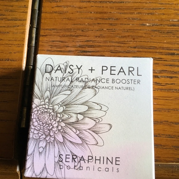 Daisy & Pearl - Picture 3 of 3